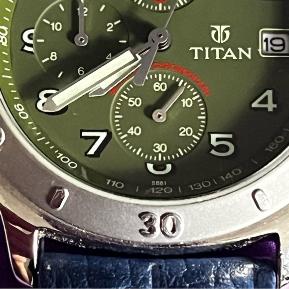 Titan Vintage Men's Water Resistant Watch - Picture 4 of 16